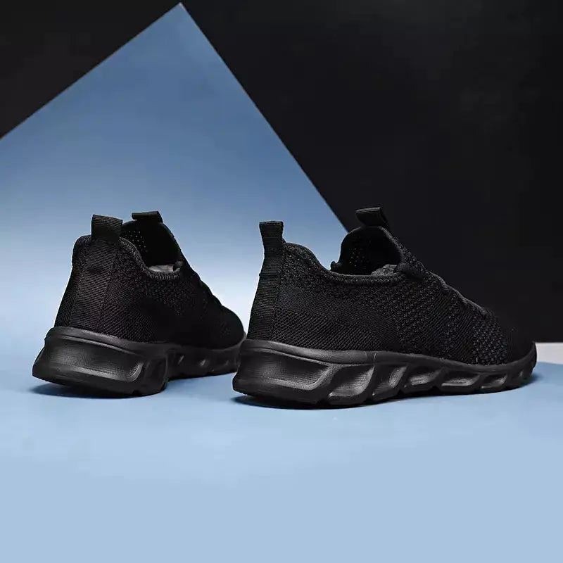 Max Comfort Sneakers